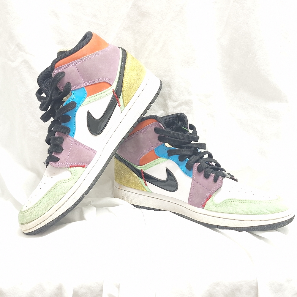 Size 8.5- Air Jordan 1 SE Mid Lightbulb W